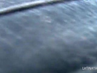 Латино тийн палавница получава путка подразни и дава bj