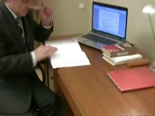 ワイルド 快楽 のために 高齢者 教師