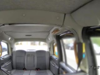 Брюнетка турист відстій в лондон підробка таксі