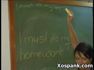 Шльопання леді в bodacious фетиш ххх кліп