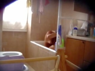 Мой грандиозен стъпка сестра 19 spied в на баня