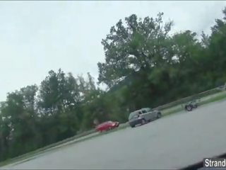 青少年 杰西 sinclair 发现 一 男人 同 一 汽车 和 阳具 到 骑