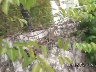 অপেশাদার মধ্যে কমলা পেন্টির ফাঁক ফোরসাম পার্টি
