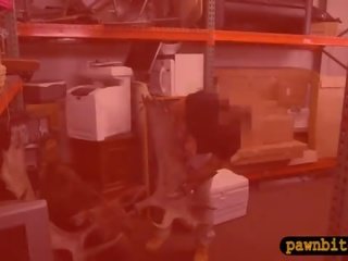 Gražu lesbietiškas pora susitrenkiau iki pawn vyras