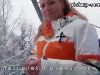 Eurobabe nathaly teges блимає її титьки і рвані для гроші