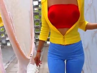 Съвършен голям и кръг латински дупе! стегнат leggins и голям цици!