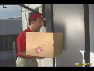 Big ýelin seductress gets fucked
