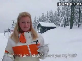 Nathaly teges блимає її цицьки в публічний і трахкав для гроші