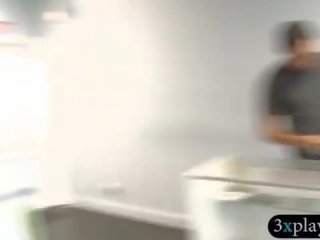 Випадковий дівчинки flashed їх цицьки для готівка