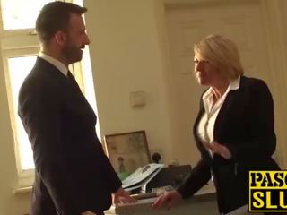 Паління stupendous матуся емі користується кожен second з грубий удари