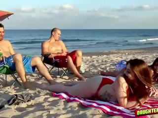 এক swell এবং flirty, লম্বা চুল গ্রীষ্মকাল সঙ্গে আপনার bff