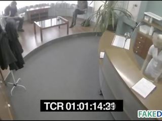 Супер divinity в a підробка лікарня