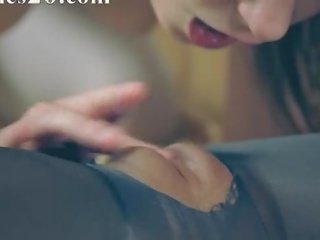 놀랄만한 거대한 lezzies 에 팬티 스타킹