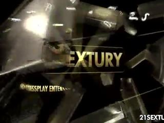 Extraordinary birds 在 牛仔褲 裳