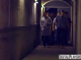 Digitalplayground - bulldogs причіп шоу причіп