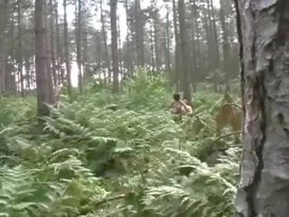 他媽的 在 森林