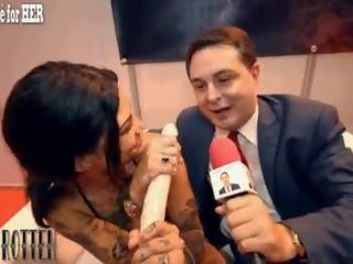 Bonnie rotten 鞘 上 安德里亚 diprã¨ 和 performs 深 喉!