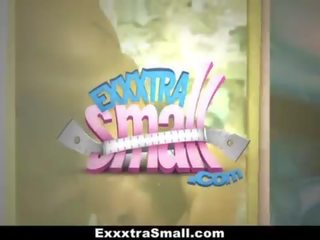 Exxxtrasmall - מזיין שלי קטן אחיות oversexed חבר!