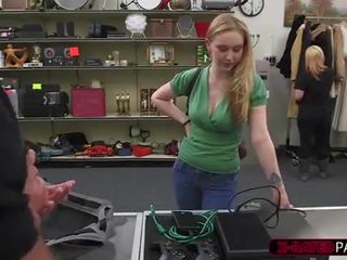 Viliojantis blondinė moteris gauna hammered iki shawn į jo ofisas
