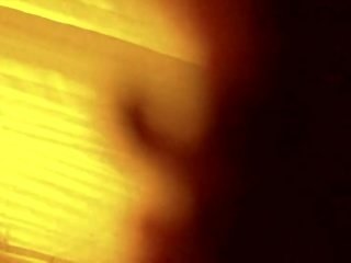 Espiando bir mi tia mientras se baã±a