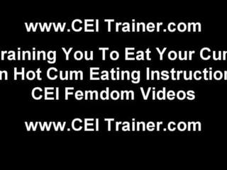 倾倒 您的 loaded 避孕套 右边 在 您的 口 cei