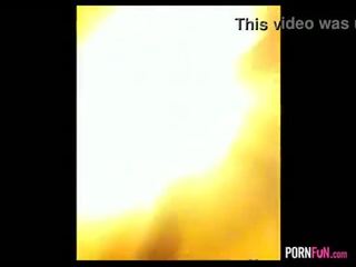 Capturing 그녀 자신 점점 엿 와 그녀의 cellphone