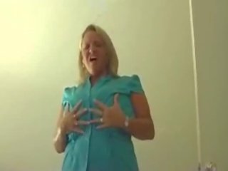 Clubtug білявка adolescent з великий цицьки конвульсії від