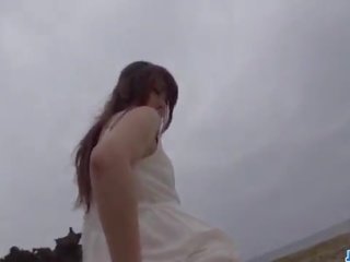 Mayuka akimoto 視頻 離 她的 毛茸茸 娘們 在 戶外 場景
