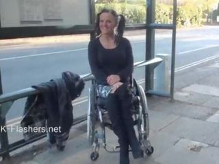 Paraprincess назовні ексгібіціонізм і миготливий wheelchair злягання goddess показ