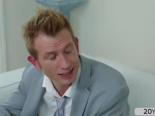 青少年 色情明星 gia 佩奇 揭示 她 是 一 脫衣舞娘 和 給 一 不錯 夾