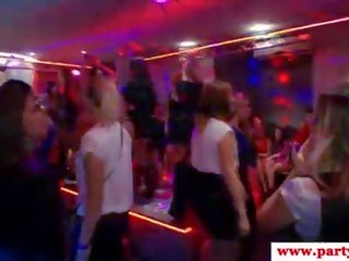 Näljane amatöör perses kuigi imemine edasi torkima