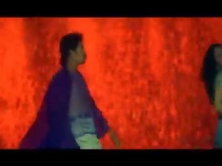 Soundarya танцуване в елит saree външност