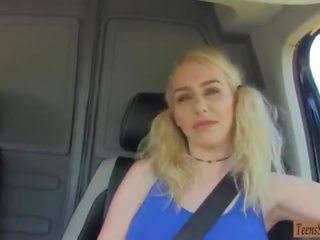 E prapë flokëverdhë adoleshent grace harper fucked nga i huaj në publike