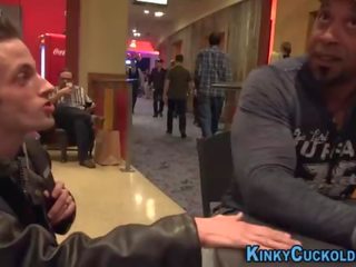 Cuckolder дупа сперма лизнув