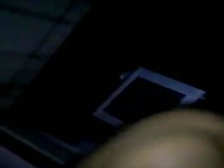 濕 頭 從 烏木 小雞