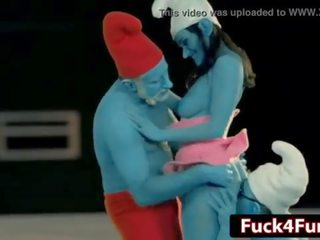 查理 追 在 該 smurfs 滑稽模仿 xxx