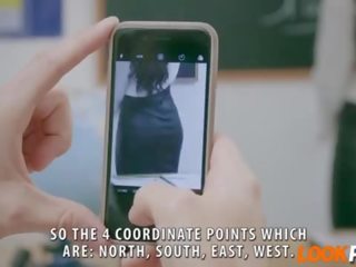 Anissa 凱特 discovers 她的 學生 尋找 在 她的 屁股