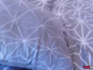 Lilly ford 需求 金钱 所以 她的 pappi 帮助 她的 出