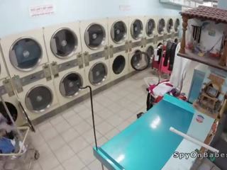 뱃사공 앞머리 거유 여신 에 laundromat
