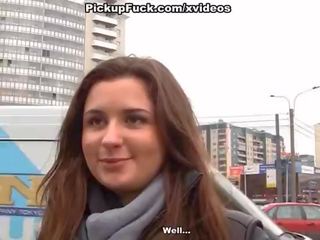前 門 他媽的 為 一 巨乳 辣妹