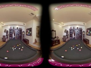 Vr porn-mom 生情愫 她的 步 女儿 到 有 性别 电影 上 该 水池 表