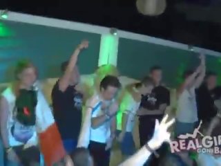 愉快 奶 实 青少年