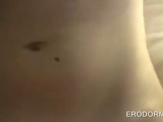 Коледж ляльки смоктати і поїздка укол в груповий секс