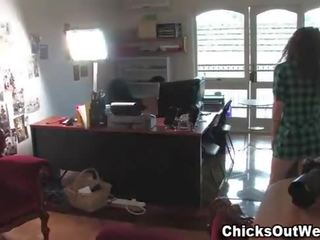 实 小鸡 手淫 如 一对 乱搞