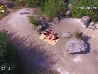 Нудисти плаж секс, воайори клипс предприети от а drone