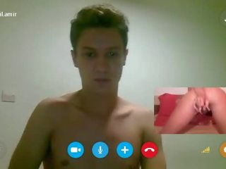 Чарівна fellow на facebook піддається