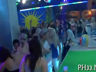 Plenty з команда ебать на танець підлога