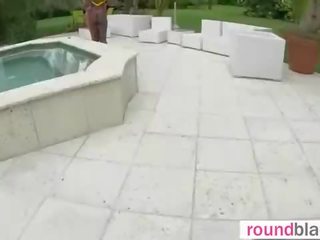 Чорна дівчина (jayla фокс & skyler ніколь) з великий змащена олією сідниці насолоджуйтесь секс кіно дію clip-15