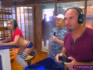 Підліток білявка gamer ціпонька трахає на gamer vid етап