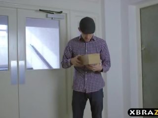 Величезний цицьки дружина трахає an invisible людина з a gigantic джонсон